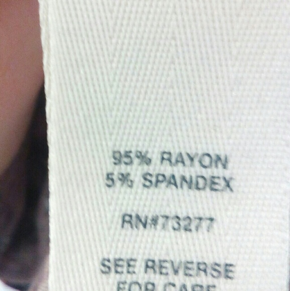 Mudd Long Burgundy Floral Tunic Blouse Size S - Picture 3 of 5